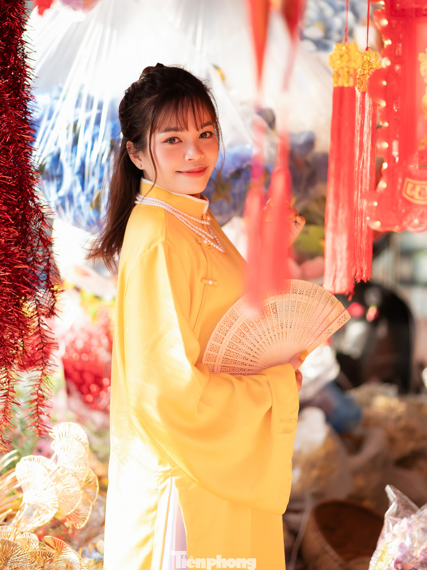 Theo chia sẻ của các bạn trẻ, xu hướng chụp ảnh năm nay mang tính hoài niệm với trang phục áo dài cách tân dáng rộng.