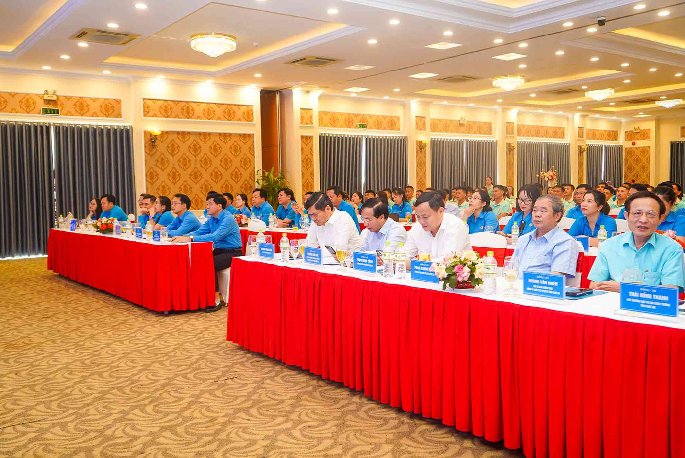 Quang cảnh lễ tuyên dương.