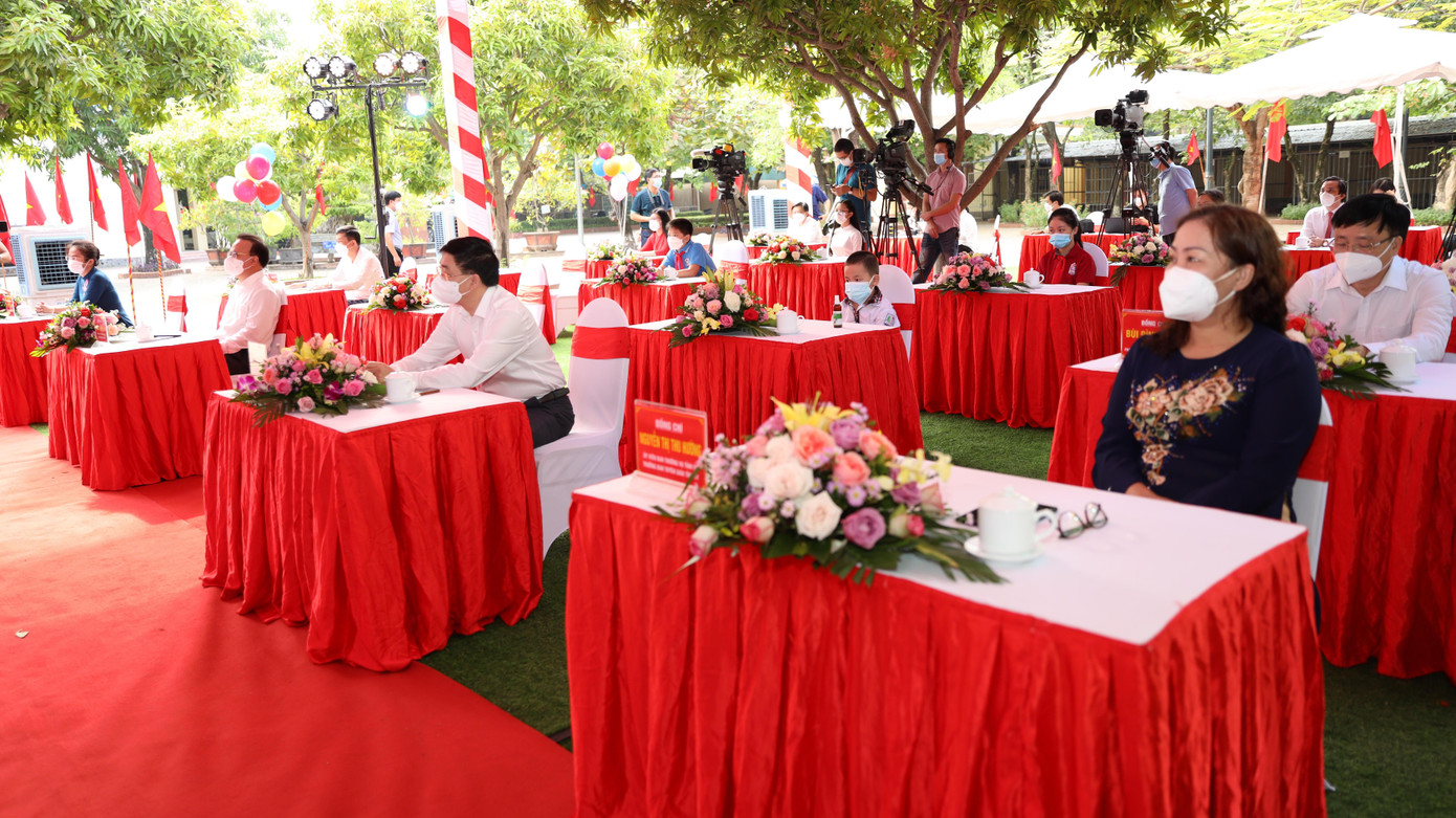 Lễ khai giảng năm nay tại Nghệ An diễn ra nhanh chóng, đảm bảo các biện pháp phòng chống dịch Lễ khai giảng năm nay tại Nghệ An diễn ra nhanh chóng, đảm bảo các biện pháp phòng chống dịch