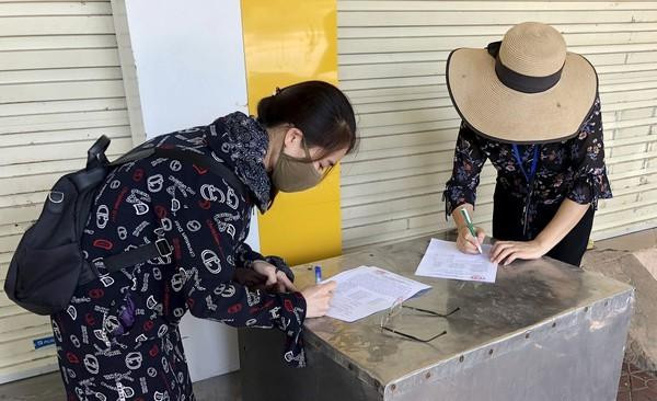 Hai người phụ nữ bị phạt vì tự ý rời khu cách ly