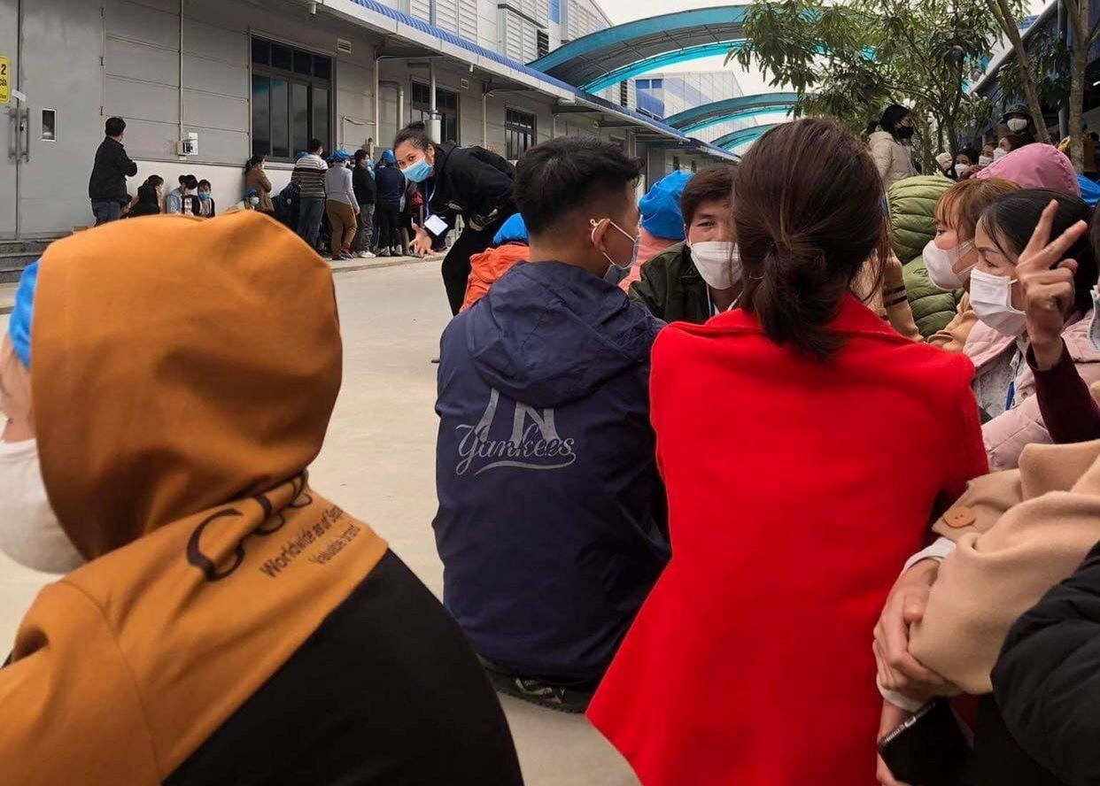 Công nhân công ty cổ phần Nam Thuận Nghệ An ngưng việc tập thể chiều 15/2 Công nhân công ty cổ phần Nam Thuận Nghệ An ngưng việc tập thể chiều 15/2