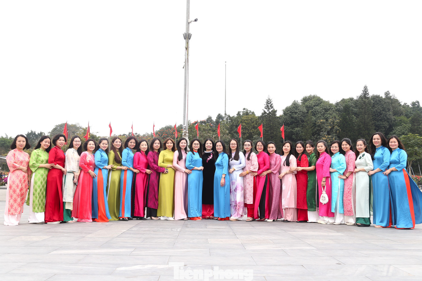 Hưởng ứng Tuần lễ áo dài, các cấp Hội Phụ nữ trong tỉnh Nghệ An có nhiều hoạt động, góp phần lan tỏa, quảng bá áo dài Việt Nam, đồng thời tôn vinh vẻ đẹp của người phụ nữ Việt Nam.