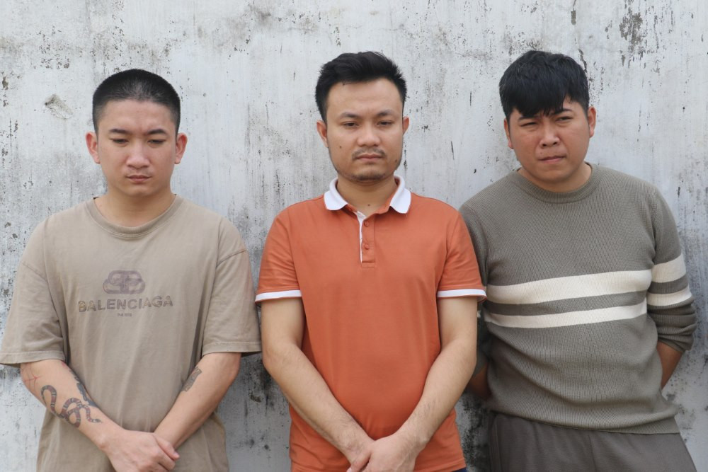 Các đối tượng ở Nghệ An tham gia đường dây đánh bạc. Các đối tượng ở Nghệ An tham gia đường dây đánh bạc.