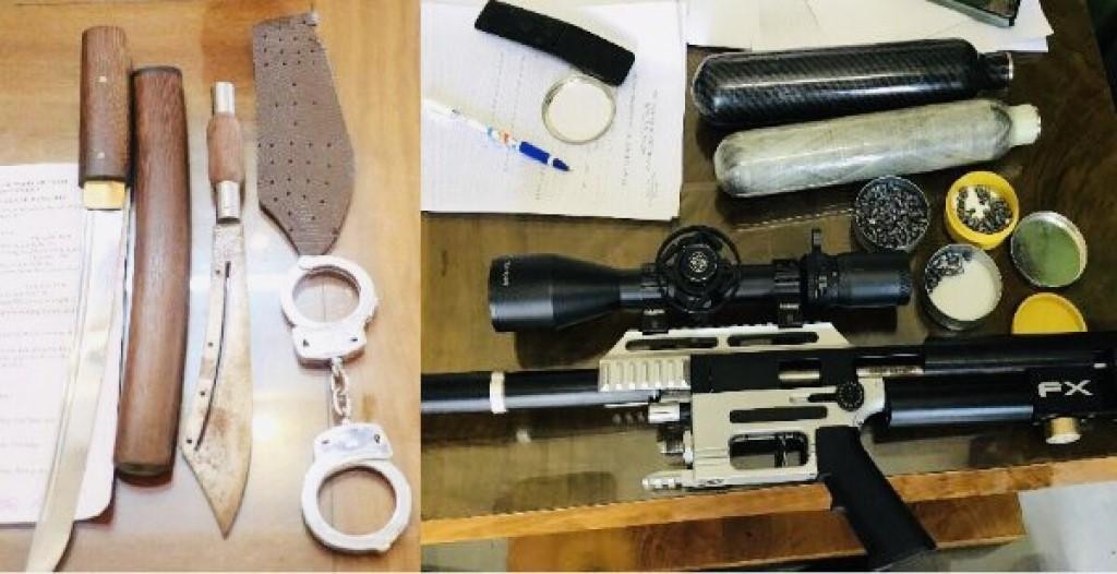 Thu giữ nhiều hung khí trong nhà các đối tượng đánh bạc