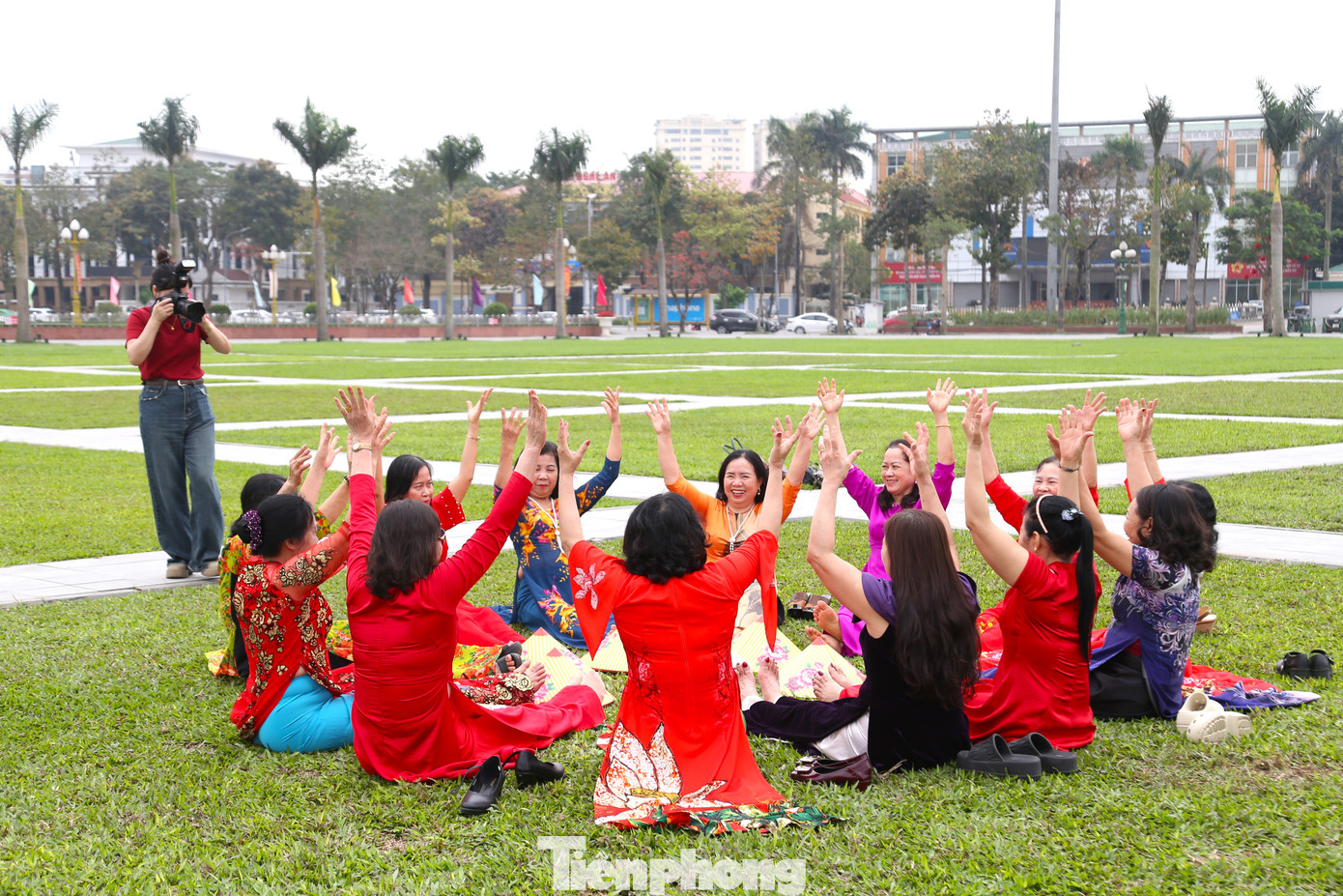 Áo dài đã trở thành nét đẹp trong văn hóa của người Việt Nam, là biểu trưng của vẻ đẹp phụ nữ Việt Nam.