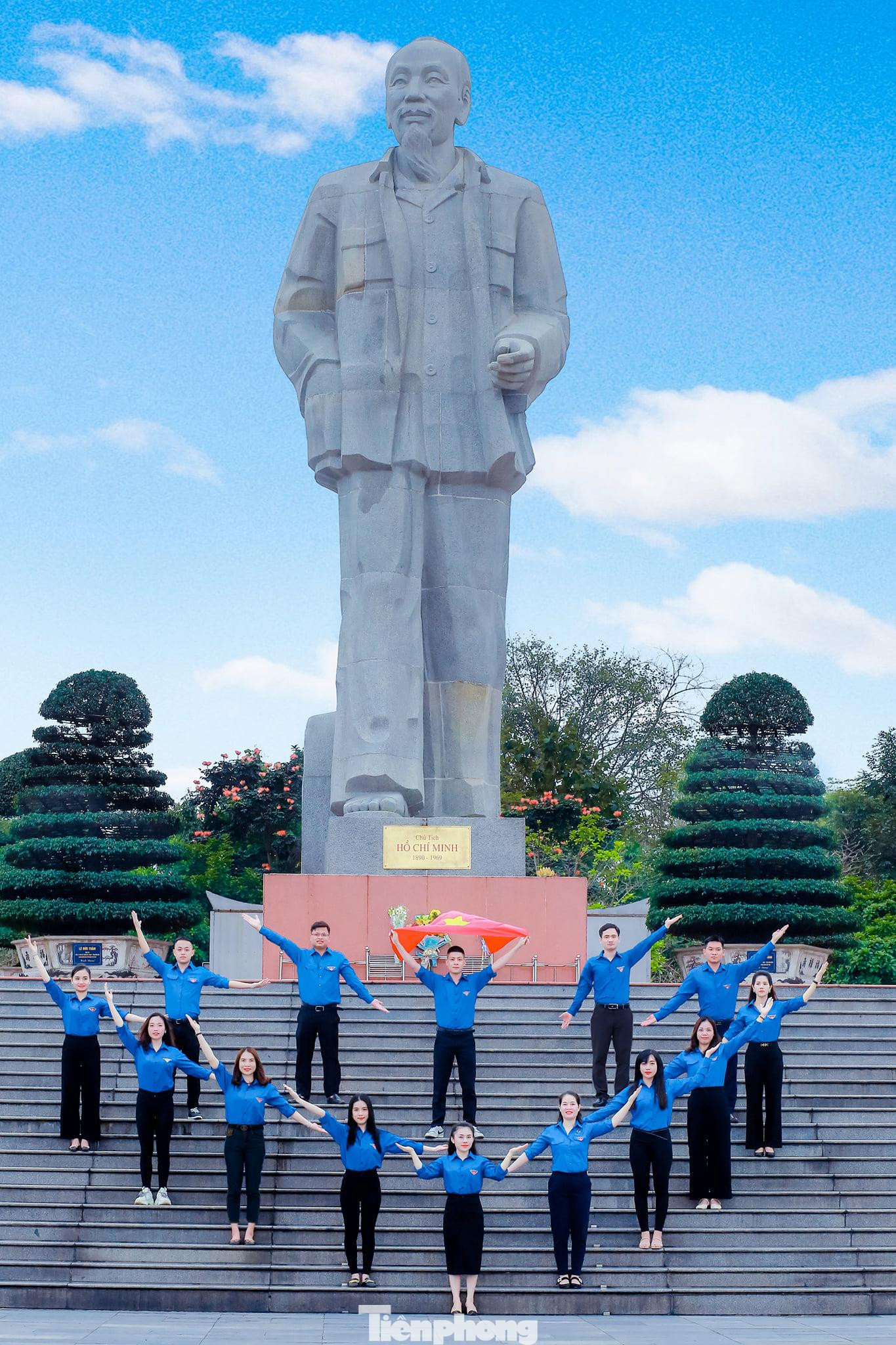 Những hình ảnh sẽ được đăng tải lên fanpage “Tuổi trẻ khối các cơ quan tỉnh Nghệ An” và bình chọn trực tuyến. Dự kiến, BTC sẽ tiến hành trao giải vào chương trình Lễ kỷ niệm 91 năm ngày thành lập Đoàn TNCS Hồ Chí Minh vào ngày 25/3.