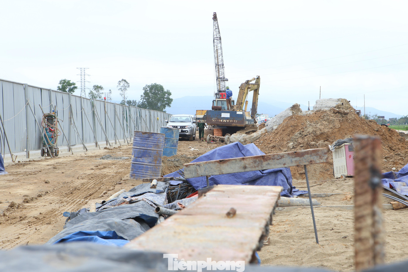 Khu vực xã Thanh Bình Thịnh (huyện Đức Thọ, tỉnh Hà Tĩnh), điểm cuối của tuyến cao tốc Diễn Châu - Bãi Vọt, cũng vắng bóng công nhân.