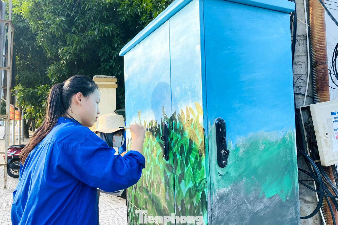 Theo anh Hồ Đức Việt, đến nay, Thành đoàn Vinh đã hoàn thành 78 tủ điện trị giá 160 triệu đồng tại các phường: Trường Thi, Lê Mao, Hưng Phúc, Hưng Bình, Quang Trung, Vinh Tân, Đội Cung, Trung Đô và xã Nghi Phú.