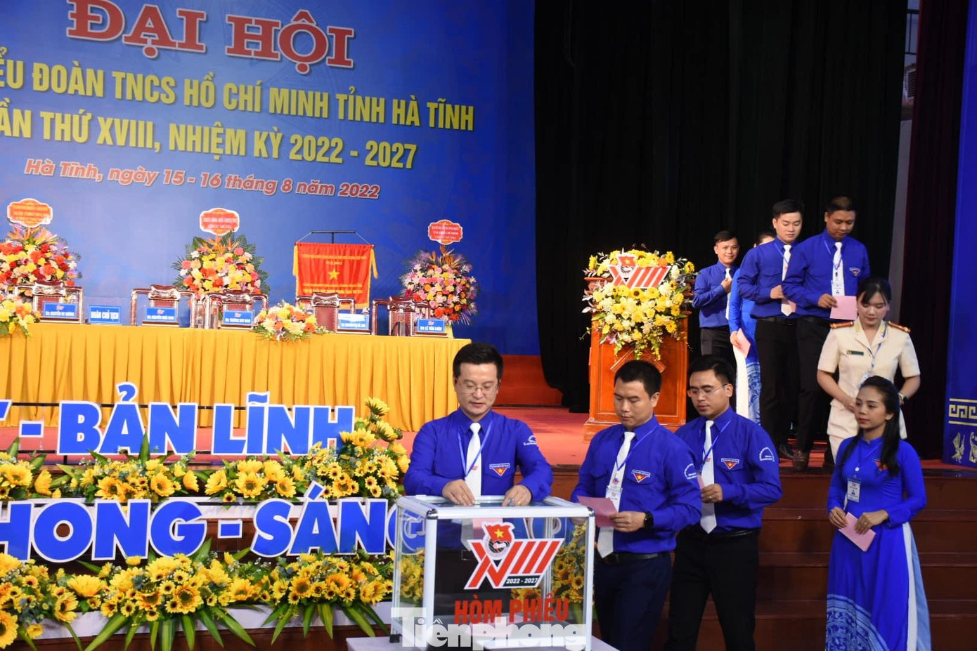 Công tác bỏ phiếu diễn ra chỉn chu, nghiêm túc, chuyên nghiệp.