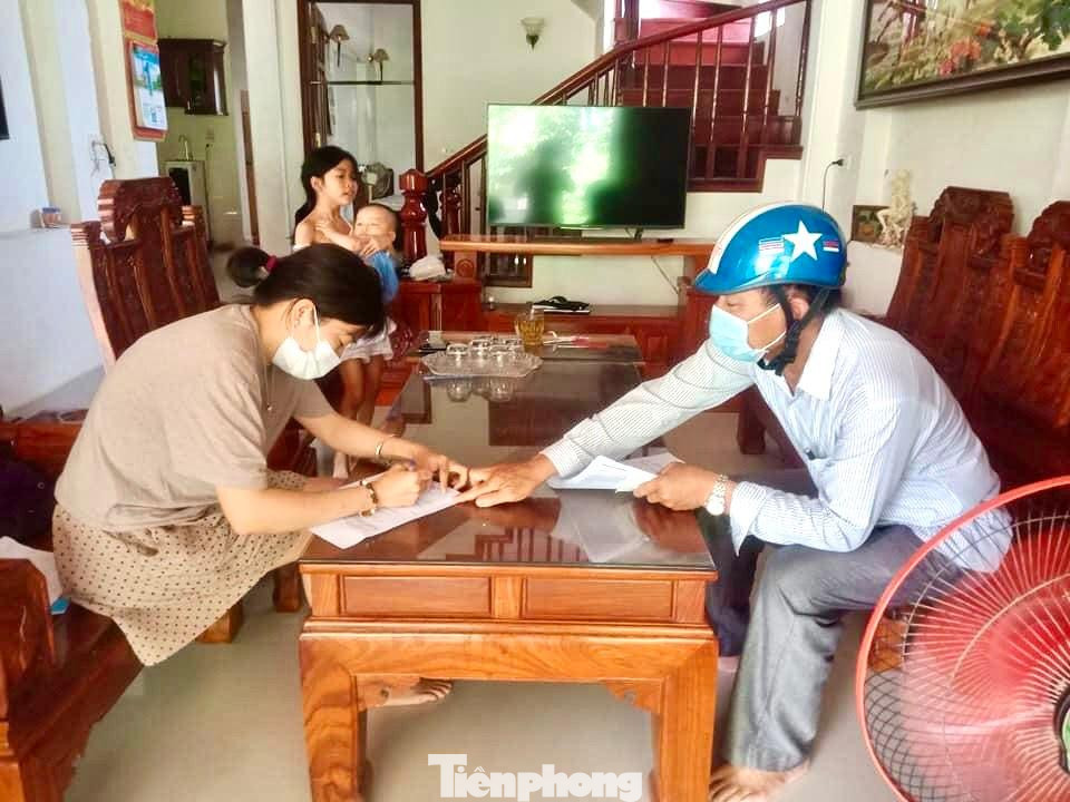 Đối với những trường hợp đã từng đến chợ đầu mối Vinh nhưng chưa khai báo thì người đó sẽ phải khai báo y tế bắt buộc, trung thực và sẽ được xét nghiệm COVID- 19. Trong thời gian chờ kết quả xét nghiệm sẽ phải tự cách ly theo quy định. Những trường hợp khai báo gian dối sẽ bị xử lý theo quy định.