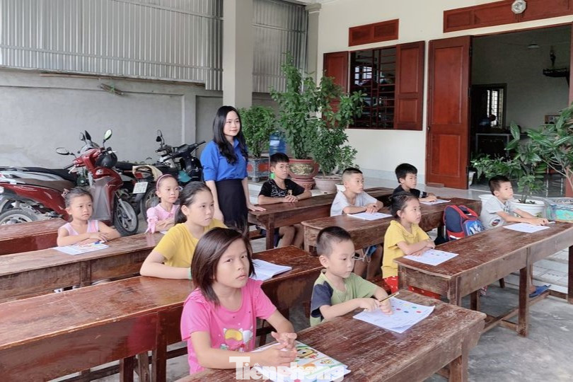 Lớp học miễn phí dành cho các em thiếu nhi có hoàn cảnh khó khăn và khuyết tật trên địa bàn xã Liên Thành, huyện Yên Thành. Lớp có những trường hợp rất đặc biệt, ngoài các em có hoàn cảnh khó khăn, các bạn ấy còn bị khuyết tật, tim bẩm sinh,....