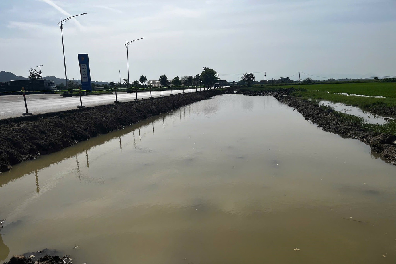 Khu vực ống nước bị vỡ