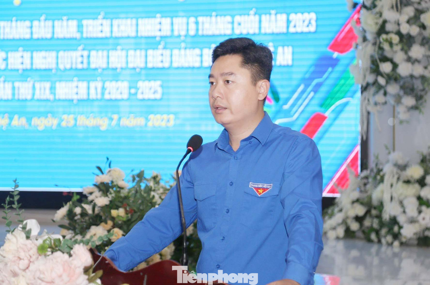 Anh Lê Văn Lương - Ủy viên Ban Thường vụ T.Ư Đoàn, Tỉnh ủy viên, Bí thư Tỉnh Đoàn Nghệ An phát biểu khai mạc Hội nghị. Anh Lê Văn Lương - Ủy viên Ban Thường vụ T.Ư Đoàn, Tỉnh ủy viên, Bí thư Tỉnh Đoàn Nghệ An phát biểu khai mạc Hội nghị.