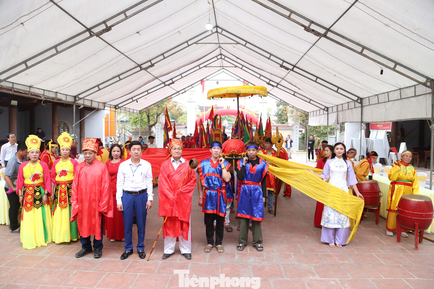 Sáng 22/2 (tức 13 tháng Giêng), tại thị trấn Nam Đàn, huyện Nam Đàn, Nghệ An đã diễn ra lễ rước nước, mở màn cho lễ hội đền Vua Mai năm 2024 (diễn ra từ 13-15 tháng Giêng). Sáng 22/2 (tức 13 tháng Giêng), tại thị trấn Nam Đàn, huyện Nam Đàn, Nghệ An đã diễn ra lễ rước nước, mở màn cho lễ hội đền Vua Mai năm 2024 (diễn ra từ 13-15 tháng Giêng).