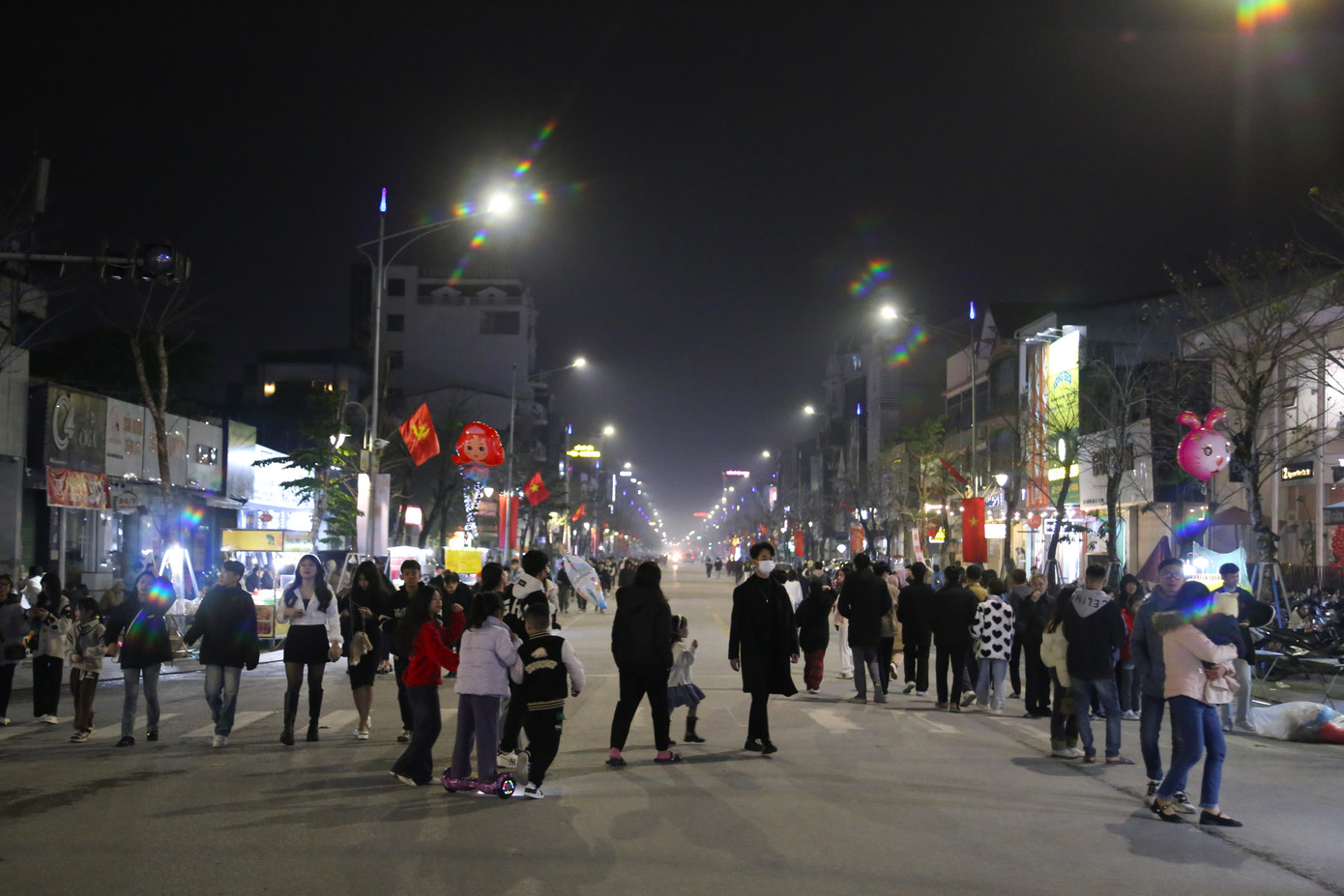 Pháo hoa rực sáng trên bầu trời chào năm mới Giáp Thìn 2024 ảnh 79 Pháo hoa rực sáng trên bầu trời chào năm mới Giáp Thìn 2024 ảnh 79