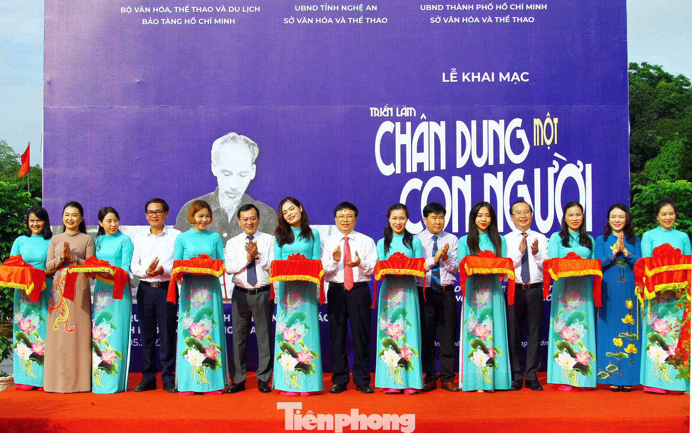 Khai mạc Triển lãm chuyên đề “Hồ Chí Minh - Chân dung một con người” sáng 11/5.