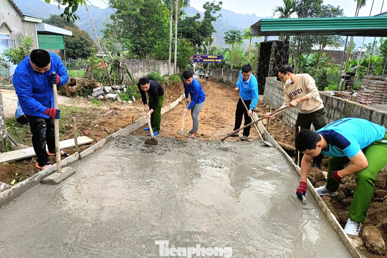 Đây là công trình thanh niên nằm trong chuỗi các hoạt động thực hiện số thứ 9 mô hình “24 giờ trải nghiệm” do Đoàn thanh niên Công an huyện Quỳ Hợp chủ công. Trong đó, đoàn viên thanh niên trong đơn vị đã đóng góp ngày công, vật liệu xây dựng cùng bà con nhân dân, đoàn viên thanh niên xã Châu Lộc xây dựng.