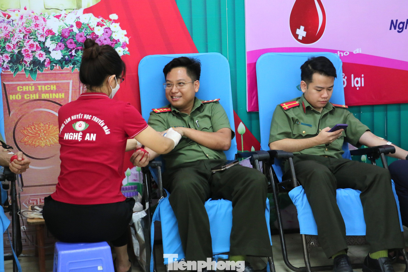 Đây cũng là dịp để cán bộ, chiến sĩ, đoàn viên thanh niên phát huy tinh thần xung kích, tình nguyện chung tay góp sức cùng cộng đồng, góp phần xây dựng hình ảnh đẹp của lực lượng Công an nhân dân.