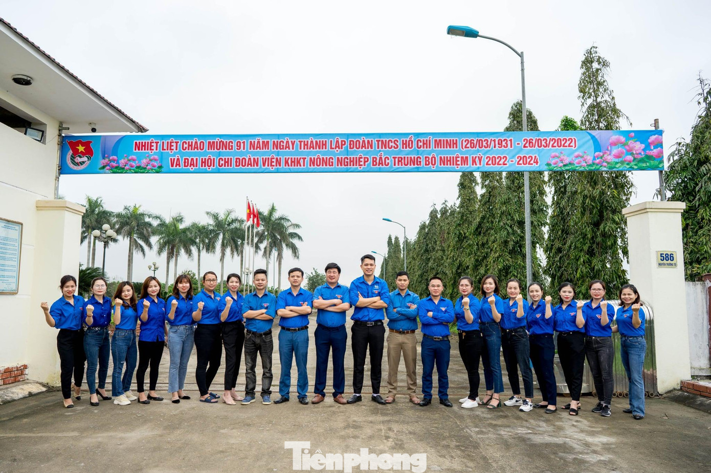 Nhân dịp kỷ niệm 91 ngày thành lập Đoàn TNCS Hồ Chí Minh (26/3/1931 - 26/3/2022), Ban Thường vụ Đoàn Khối các cơ quan tỉnh Nghệ An tổ chức Cuộc thi ảnh “Sắc xanh Thanh niên”. Cuộc thi nhằm tuyên truyền những hình ảnh đẹp của tổ chức Đoàn, đoàn viên trong trang phục áo xanh thanh niên truyền thống. (Ảnh: ĐK)