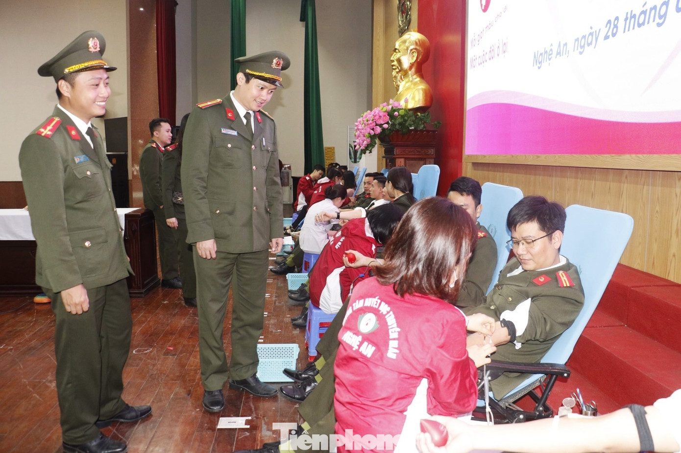 Phong trào “Hiến máu nhân đạo”, câu lạc bộ “Ngân hàng máu sống” được tổ chức và duy trì thường xuyên, đã hiến tặng hơn 5.100 đơn vị máu, kịp thời cứu giúp hàng trăm bệnh nhân qua cơn nguy kịch.