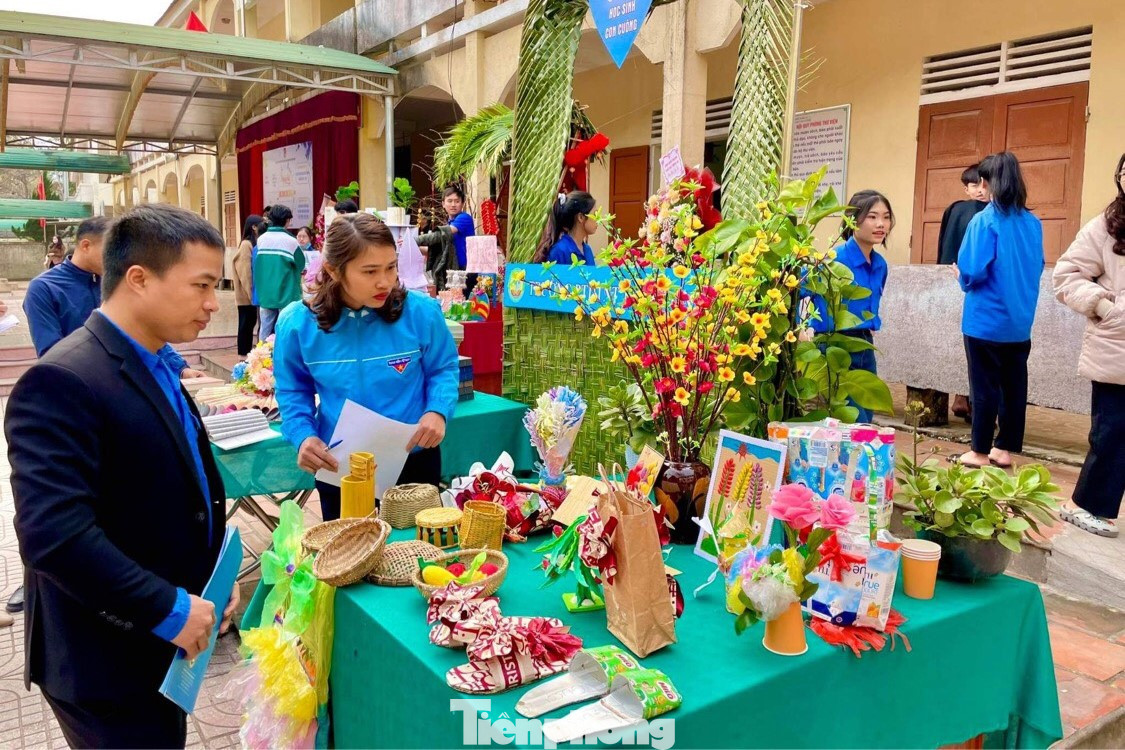 Ngày hội Sáng tạo với hơn 100 sản phẩm sáng tạo của các bạn học sinh trên địa bàn huyện Con Cuông