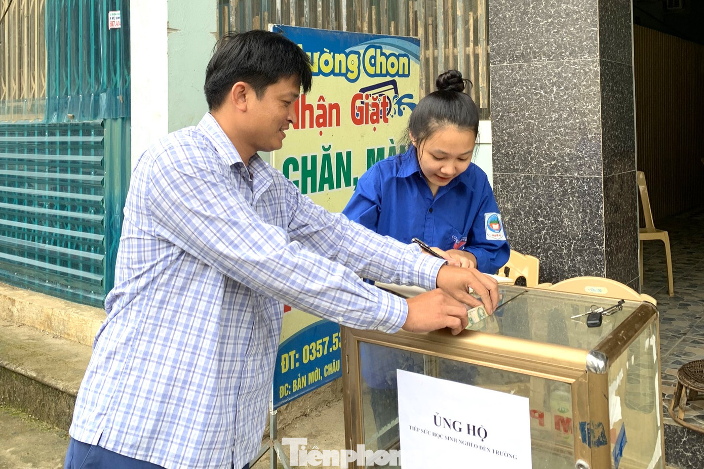 Đặc biệt, tại các điểm rửa xe, không đề ra mức giá, mọi người sẽ tự nguyện đóng góp.