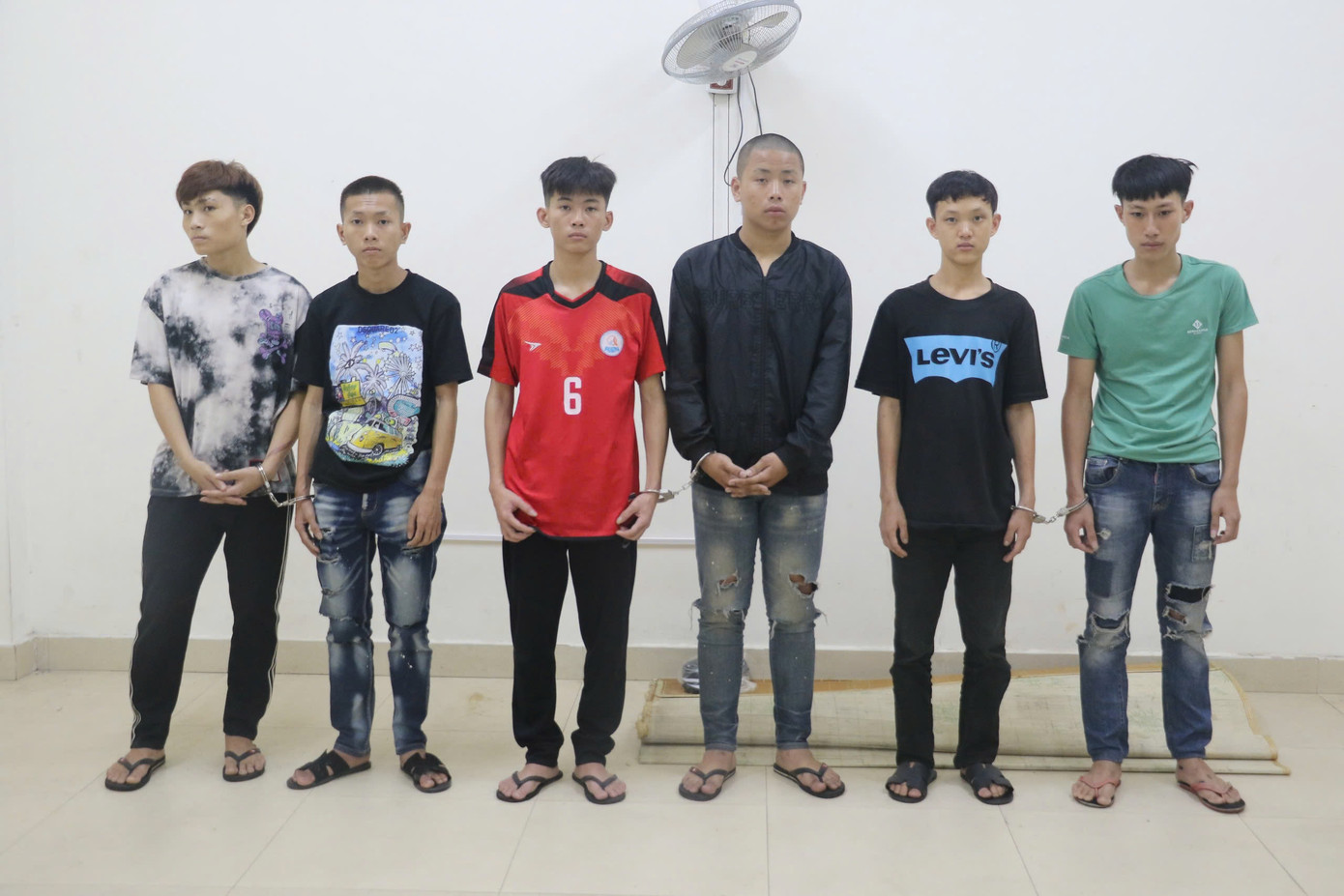 Các đối tượng tại cơ quan công an Các đối tượng tại cơ quan công an