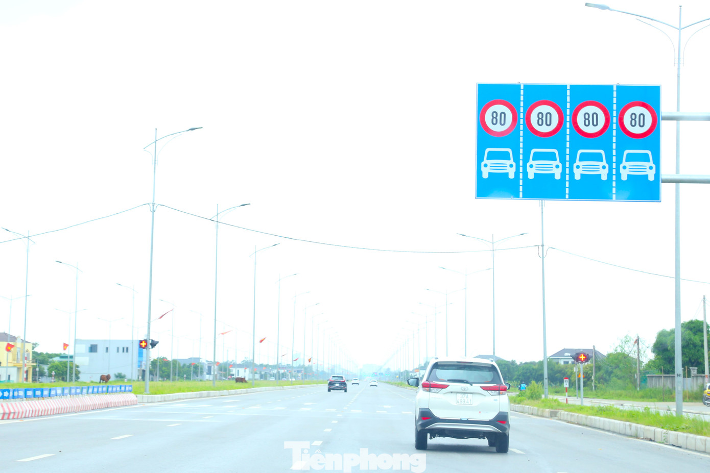 Đại lộ Vinh - Cửa Lò là tuyến đường trọng điểm của tỉnh Nghệ An có tổng chiều dài 10,8km. Dự án được triển khai qua hai giai đoạn. Giai đoạn 1 có tổng mức đầu tư 1.400 tỷ đồng, hoàn thành năm 2020, cho phép lưu thông trên hai làn đường hỗn hợp. Giai đoạn 2 có tổng mức đầu tư của dự án là 1.415 tỷ đồng, khởi công giữa năm 2022 và hoàn thành vào tháng 8/2024, chính thức thông xe vào ngày 29/8/2024.