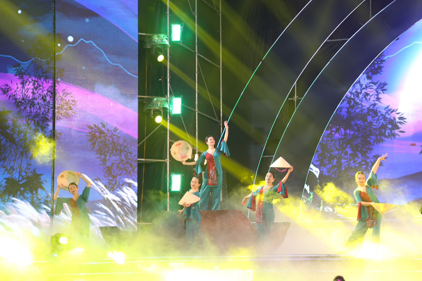 Chương trình Countdown - Chào năm mới 2024 của tỉnh Nghệ An là sự kiện văn hoá có ý nghĩa đặc biệt, mở đầu cho các hoạt động văn hoá của năm 2024, nhằm quảng bá hình ảnh văn hoá, con người Nghệ An, kích cầu du lịch và lan toả những thông điệp tích cực, mang đến không khí vui tươi, hạnh phúc và bình an cho mọi người trong mùa Xuân mới.