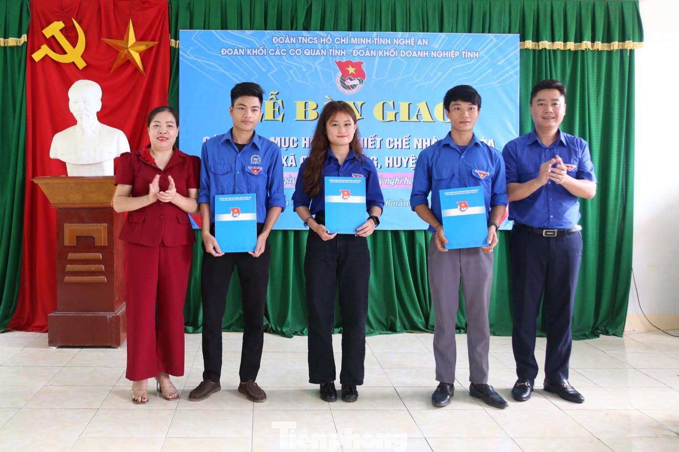 Hỗ trợ 150 triệu đồng từ nguồn Quỹ Thanh niên lập nghiệp cấp tỉnh cho thanh niên phát triển kinh tế tại xã Châu Nga, xã Châu Hạnh và xã Châu Hoàn, huyện Quỳ Châu.