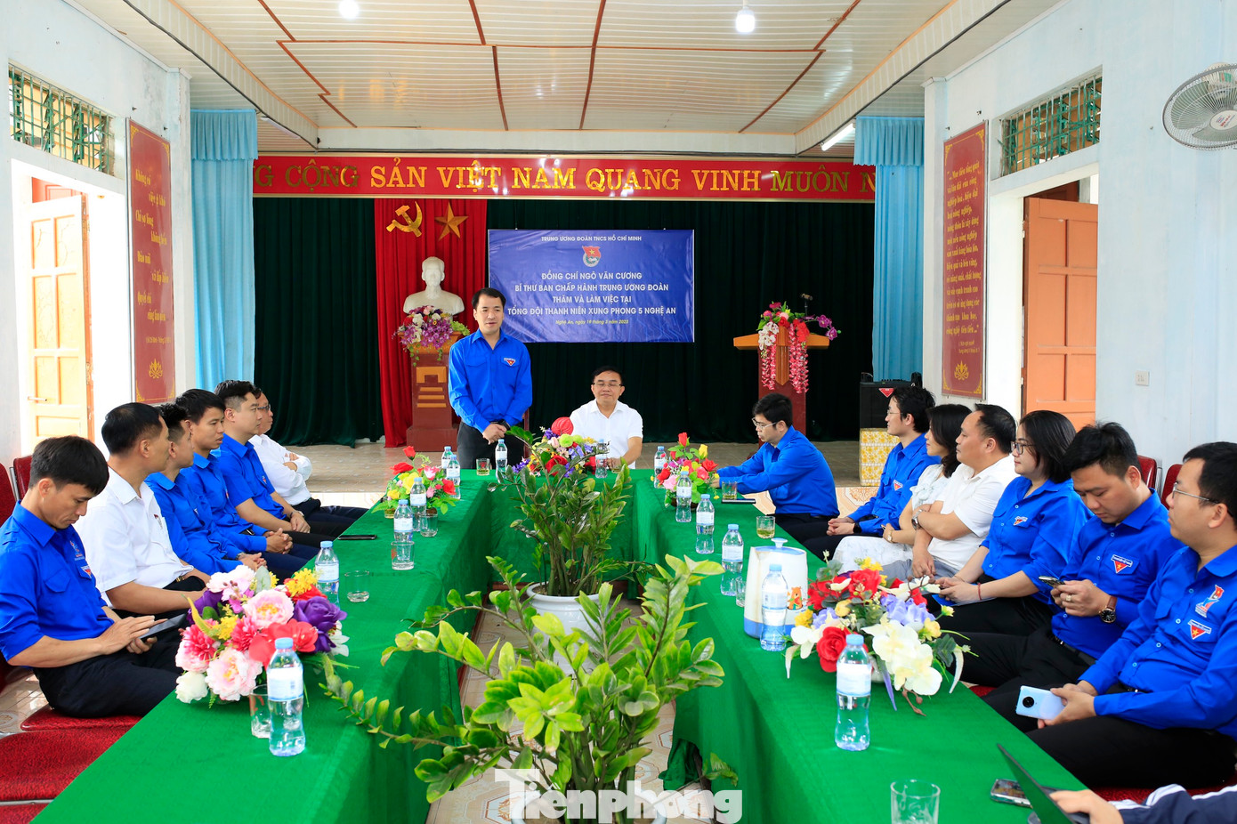 Anh Ngô Văn Cương, Bí thư BCH Trung ương Đoàn, Chủ nhiệm Ủy ban Kiểm tra Trung ương Đoàn thăm, làm việc tại Tổng đội Thanh niên xung phong 5 (TNXP 5) Nghệ An. Ảnh: Thu Hiền