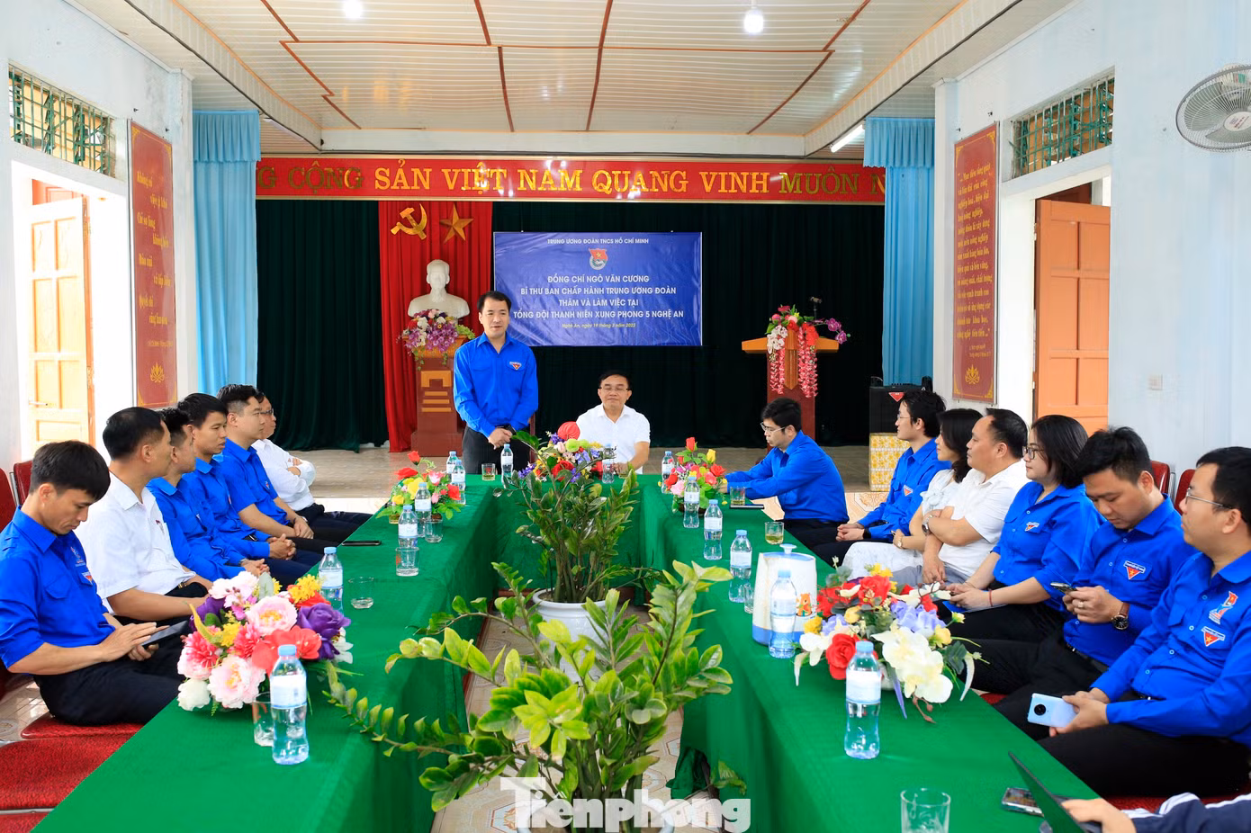 Anh Ngô Văn Cương, Bí thư BCH Trung ương Đoàn, Chủ nhiệm Ủy ban Kiểm tra Trung ương Đoàn thăm, làm việc tại Tổng đội Thanh niên xung phong 5 (TNXP 5) Nghệ An. Ảnh: Thu Hiền