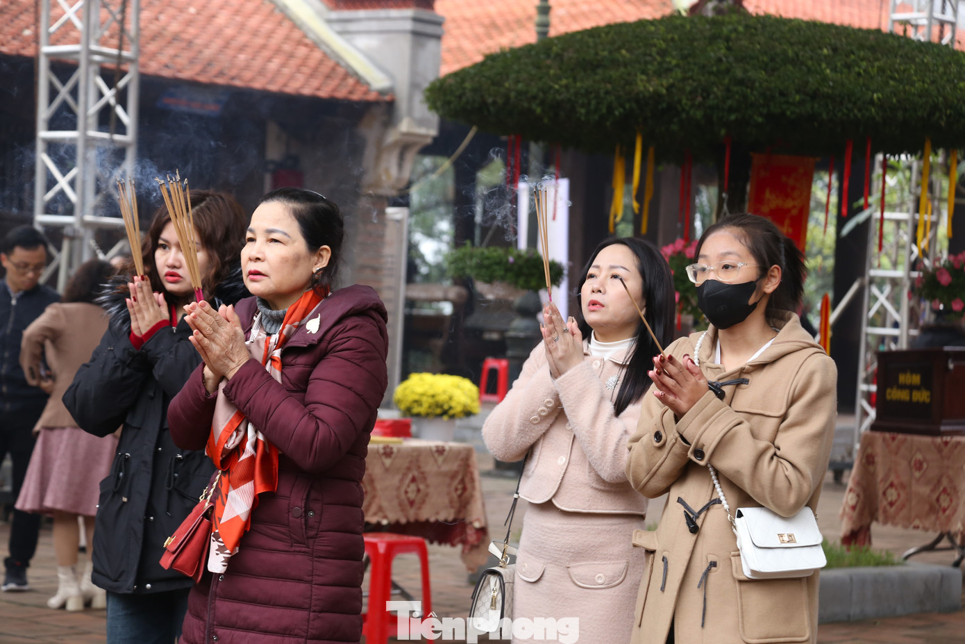 Mọi người đều cầu mong cho một năm mới bình an, phúc lộc, may mắn.