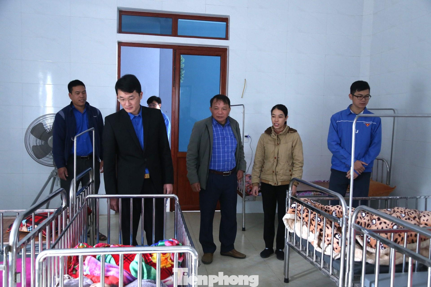 Thăm, tặng quà tại Trung tâm khuyết tật - neo đơn 1/5 tại xóm 10 mới xã Nghi Trung, huyện Nghi Lộc