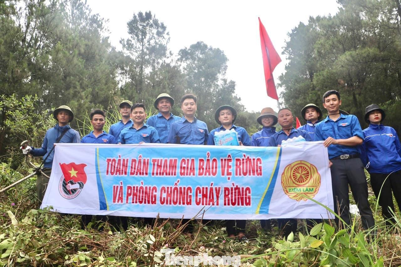 Phát biểu tại lễ ra quân, anh Lê Văn Lương – Uỷ viên BCH Trung ương Đoàn, Bí thư Tỉnh Đoàn Nghệ An nhấn mạnh: “Bảo vệ rừng là bảo vệ chính sự sống của chúng ta, phòng chống cháy rừng là trách nhiệm của toàn xã hội; đồng thời kêu gọi lực lượng đoàn viên, thanh thiếu nhi trong toàn tỉnh phát huy tinh thần đoàn kết, xung kích, tình nguyện, tham gia hành động và thực hiện thường xuyên, đảm bảo an toàn, có hiệu quả các hoạt động giữ gìn, bảo vệ môi trường rừng, phòng chống cháy rừng; từng bước góp phần đưa quê hương, đất nước ngày càng giàu mạnh, văn minh”.