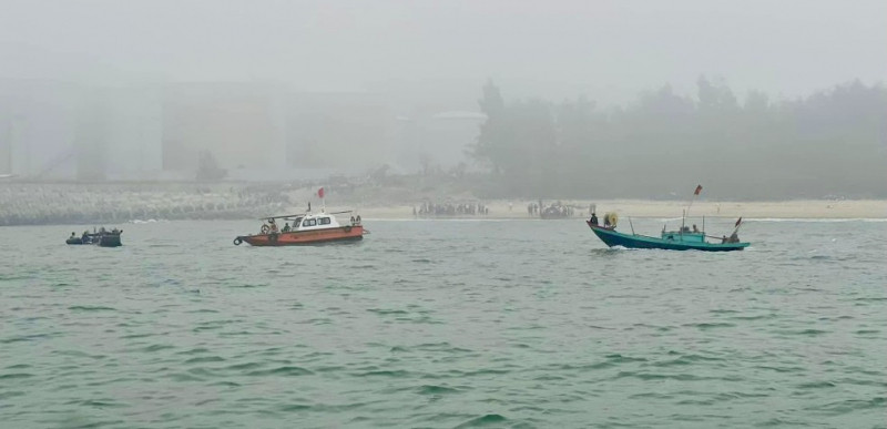 Hình ảnh lực lượng chức năng tìm kiếm nữ sinh thứ 3 Hình ảnh lực lượng chức năng tìm kiếm nữ sinh thứ 3