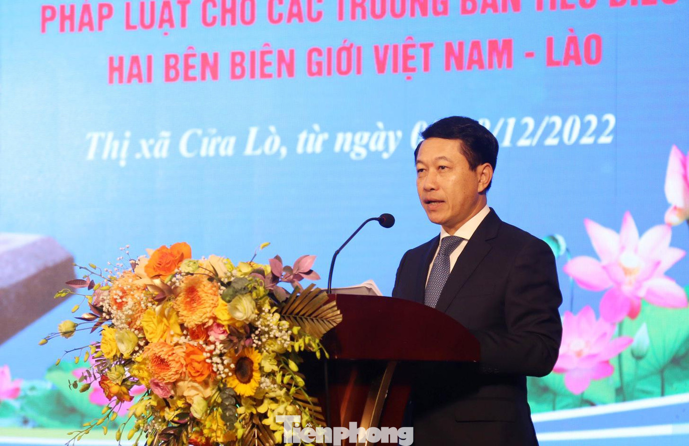 Phó Thủ tướng Chính phủ, Bộ trưởng Bộ Ngoại giao Lào Saleumxay Kommasith phát biểu khai mạc hội nghị.