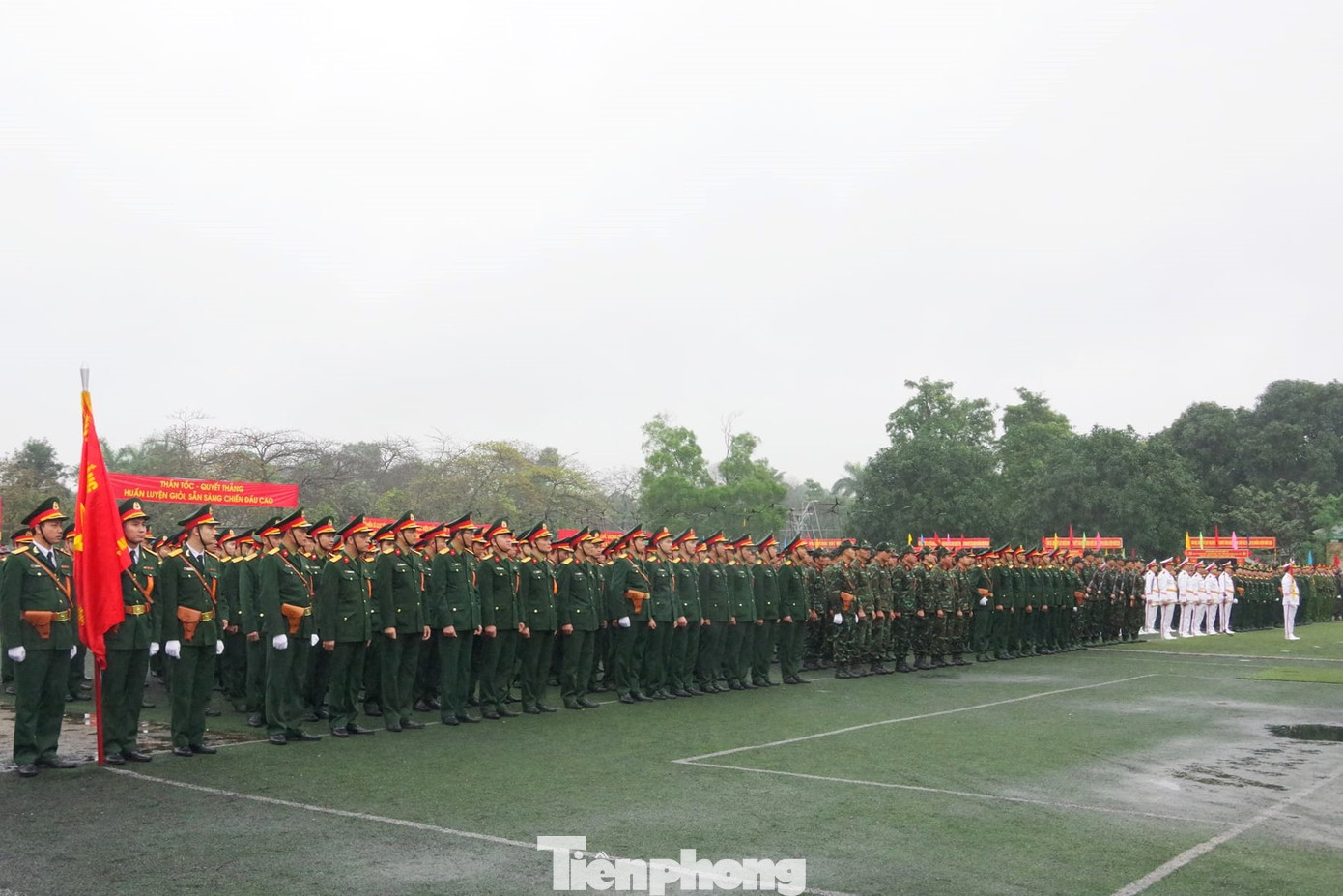 Sáng 1/3, tại TP. Vinh, Bộ Chỉ huy Quân sự tỉnh Nghệ An tổ chức Lễ ra quân huấn luyện năm 2024. Tham dự buổi lễ có Trung tướng Thái Văn Minh - Cục trưởng Cục Quân huấn, Bộ Tổng Tham mưu Quân đội nhân dân Việt Nam.