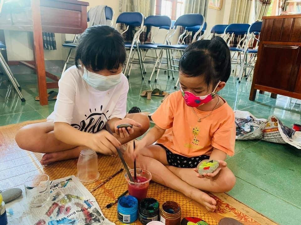 Hoạt động thu hút các em "đội viên nhí" đam mê hội hoạ cùng tham dự.