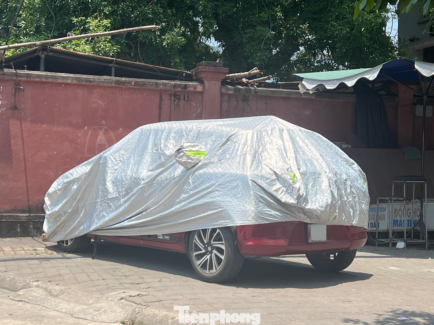 Những chiếc "xế hộp" được che chắn cẩn thận