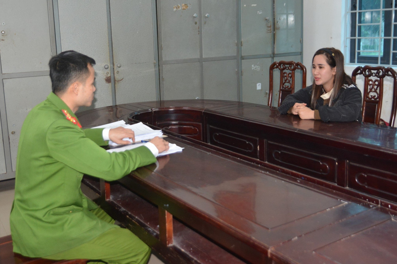 Đỗ Thị Bích tại cơ quan Công an