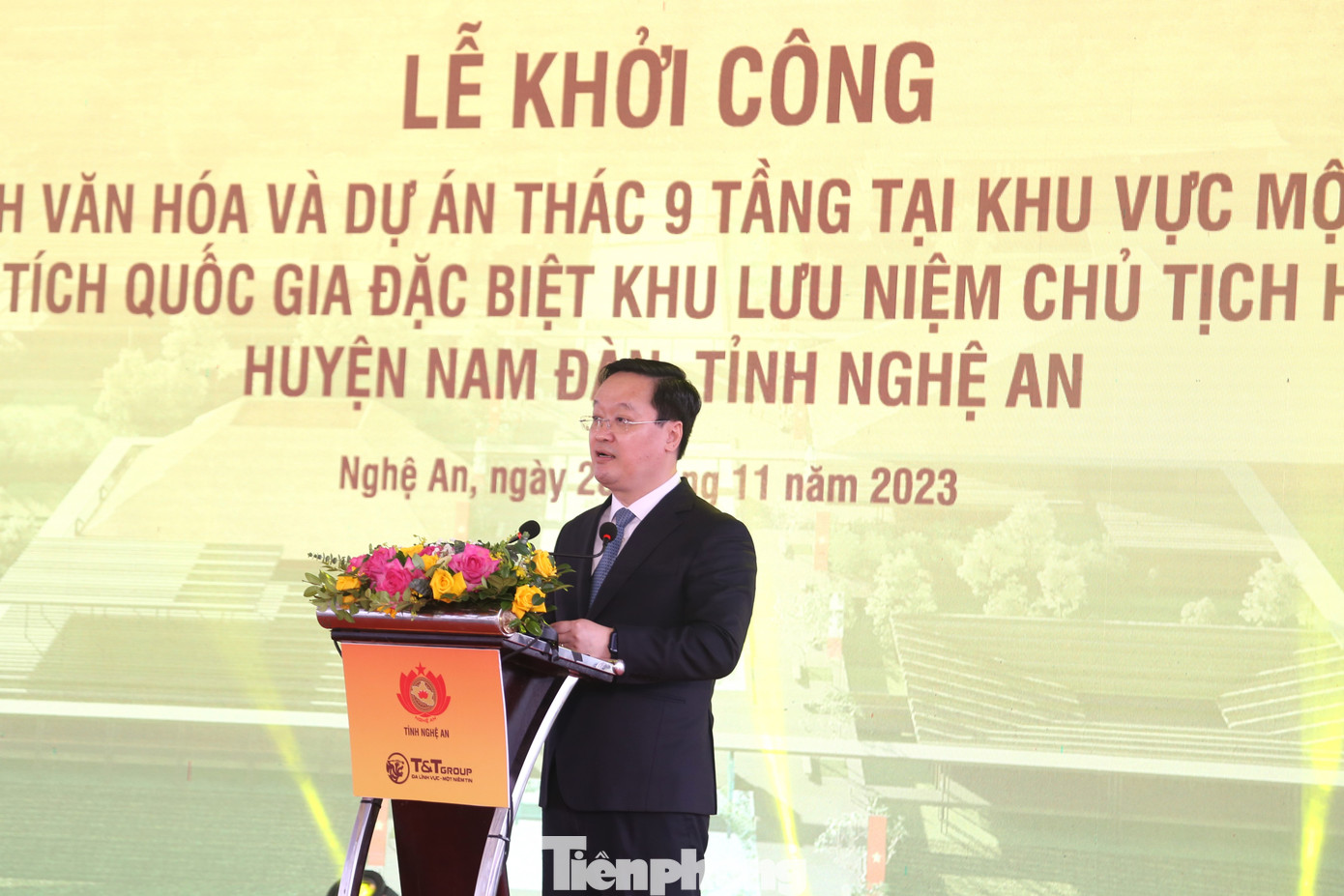 Ông Nguyễn Đức Trung, Chủ tịch UBND tỉnh Nghệ An phát biểu tại Lễ khởi công