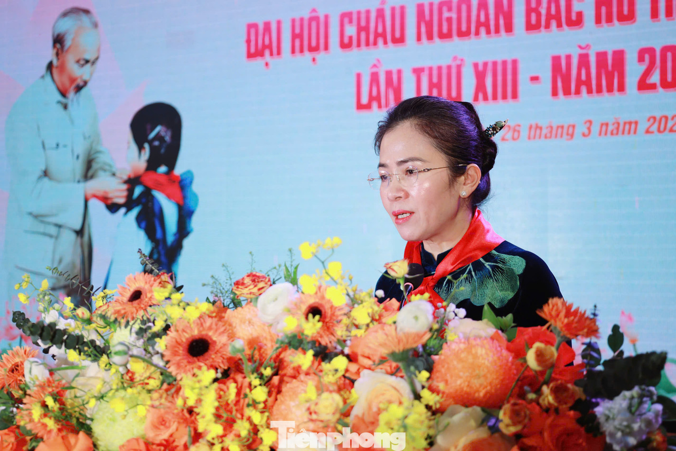 Phát biểu tại Đại hội, bà Võ Thị Minh Sinh, Phó Bí thư Tỉnh ủy, Trưởng Đoàn đại biểu Quốc hội tỉnh, Chủ tịch Ủy ban mặt trận tổ quốc Việt Nam tỉnh Nghệ An biểu dương những thành tích trong học tập, rèn luyện và tham gia hoạt động phong trào của Đội Thiếu niên tiền phong Hồ Chí Minh tỉnh nhà. Đồng thời, đề nghị tổ chức Đoàn thanh niên tiếp tục phát huy vai trò, trách nhiệm trong công tác phụ trách Đội, triển khai nhiều chương trình, hoạt động bổ ích, đồng hành với thiếu nhi trên mọi mặt, cần chú ý hơn đến nhóm yếu thế, trẻ em nghèo. “Tin tưởng rằng, với quyết tâm và khí thế mới, phong trào thi đua học tập, làm theo lời Bác Hồ dạy đối với đội viên, thiếu nhi Nghệ An sẽ tiếp tục có bước phát triển mới; thi đua cùng với thiếu nhi cả nước, tích cực học tập, rèn luyện để đóng góp xây dựng quê hương ngày càng phát triển, đưa đất nước sánh vai với các cường quốc năm châu như Bác Hồ kính yêu hằng mong muốn”, bà Minh Sinh nhấn mạnh. Phát biểu tại Đại hội, bà Võ Thị Minh Sinh, Phó Bí thư Tỉnh ủy, Trưởng Đoàn đại biểu Quốc hội tỉnh, Chủ tịch Ủy ban mặt trận tổ quốc Việt Nam tỉnh Nghệ An biểu dương những thành tích trong học tập, rèn luyện và tham gia hoạt động phong trào của Đội Thiếu niên tiền phong Hồ Chí Minh tỉnh nhà. Đồng thời, đề nghị tổ chức Đoàn thanh niên tiếp tục phát huy vai trò, trách nhiệm trong công tác phụ trách Đội, triển khai nhiều chương trình, hoạt động bổ ích, đồng hành với thiếu nhi trên mọi mặt, cần chú ý hơn đến nhóm yếu thế, trẻ em nghèo. “Tin tưởng rằng, với quyết tâm và khí thế mới, phong trào thi đua học tập, làm theo lời Bác Hồ dạy đối với đội viên, thiếu nhi Nghệ An sẽ tiếp tục có bước phát triển mới; thi đua cùng với thiếu nhi cả nước, tích cực học tập, rèn luyện để đóng góp xây dựng quê hương ngày càng phát triển, đưa đất nước sánh vai với các cường quốc năm châu như Bác Hồ kính yêu hằng mong muốn”, bà Minh Sinh nhấn mạnh.