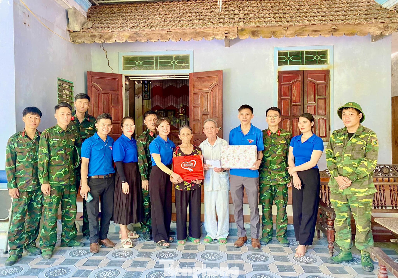 Sau hơn 1 tháng ra quân Chiến dịch Hành quân xanh, các chiến sỹ trẻ thuộc khối lực lượng vũ trang đã và đang thực hiện nhiều công trình, phần việc ý nghĩa. Với phương châm “Rộng khắp - An toàn - Hiệu quả - Bền vững”, chiến dịch đã xác định rõ các công trình, phần việc cụ thể gắn với nhiệm vụ phát triển kinh tế - xã hội của mỗi địa phương, đảm bảo an sinh xã hội, quốc phòng, an ninh. Qua đó, tăng cường đoàn kết, tập hợp thanh niên, củng cố nâng cao chất lượng và khẳng định vị trí, vai trò của tổ chức Đoàn trong khối lực lượng vũ trang.