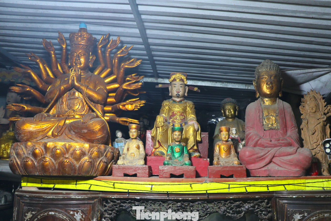 Với ông Bình, việc sưu tầm các hiện vật cổ xưa không chỉ thỏa mãn niềm đam mê của bản thân về cổ vật, mà qua đó lưu giữ những giá trị to lớn về lịch sử, tinh thần, văn hóa nghìn năm của dân tộc. "Trong tương lai, tôi có dự định xây một nhà trưng bày để giới thiệu và là nơi trao đổi kinh nghiệm của những người đam mê, tâm huyết đối với cổ vật", ông Bình tâm sự.