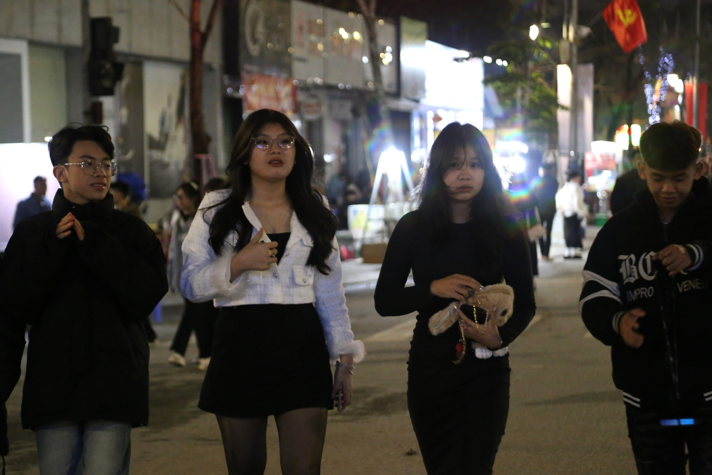 Pháo hoa rực sáng trên bầu trời chào năm mới Giáp Thìn 2024 ảnh 75 Pháo hoa rực sáng trên bầu trời chào năm mới Giáp Thìn 2024 ảnh 75