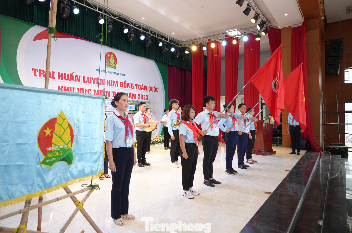 Nghi lễ chào cờ Nghi lễ chào cờ