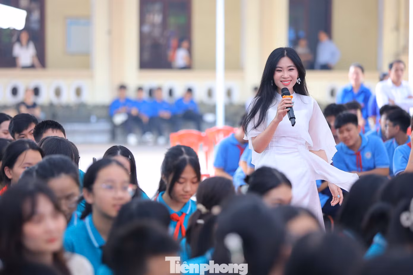 Hà Myo đã khuấy động chương trình bằng “đặc sản” hát Xẩm trên nền âm nhạc điện tử “Âm sắc dân gian”. Với ca khúc “Giai điệu Việt Nam mình” (Tuấn Cry sáng tác), Hà Myo đã mời một bạn học sinh song ca. Dù còn chút ngại ngùng, nhưng với sự hỗ trợ của Hà Myo, tiết mục cũng đã thành công rực rỡ, để lại dấu ấn đẹp.