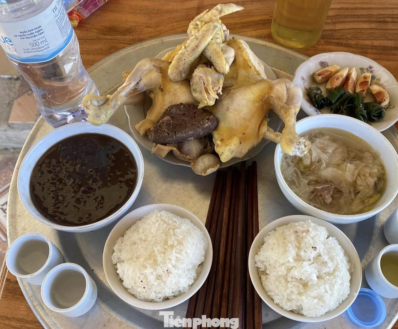 Mâm cúng trong ngày Tết Đoan Ngọ của người Thái ở Nghệ An