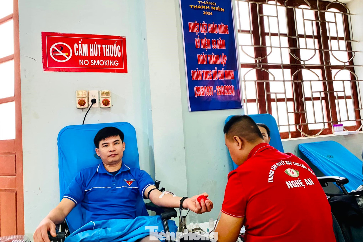 Ngày hội thu hút đông đảo người dân, cán bộ công chức, đoàn viên thanh niên tham gia hiến máu tình nguyện.